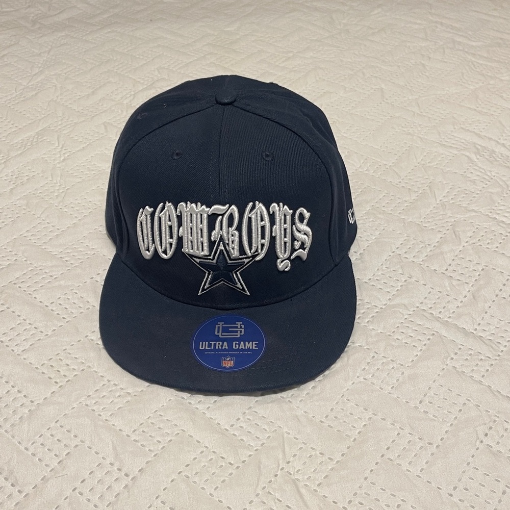 Ultra Game Dallas Cowboys Old English Baseball Cap.
